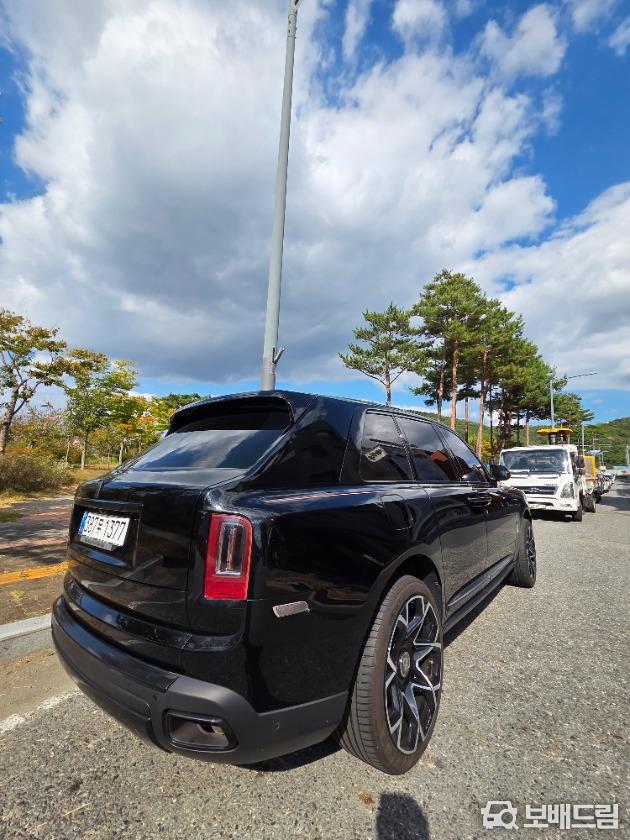롤스로이스 컬리넌 6.7 V12 2020 검정색 사진 5