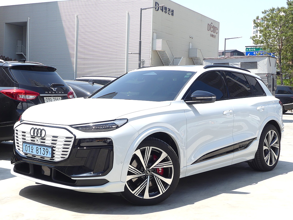 아우디 SQ6 e-트론